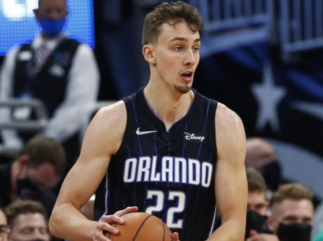 的球员轮换 的球员轮换