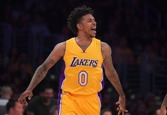 击中提供弹 击中提供弹